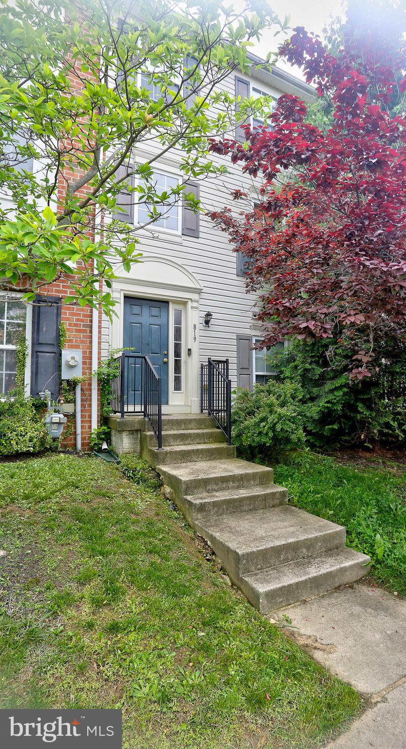 819 Lowe Road Middle River, MD 21220 - Photo 2 of 26 a front view of house with yard