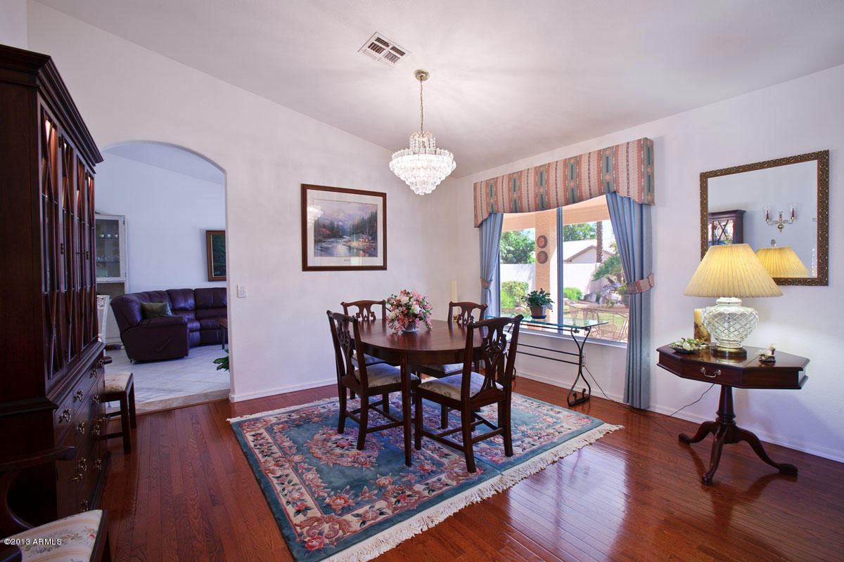 15781 Piccadilly Road Goodyear, AZ 85395 - Photo 4 of 17 Dining Room