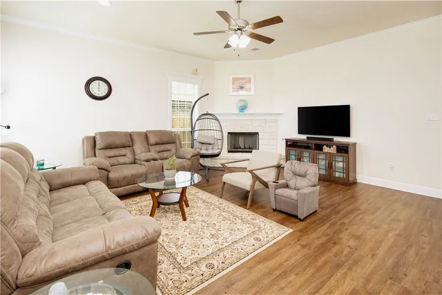 $2,400 | 1021 Dove Run Trail, College Station, TX 77845