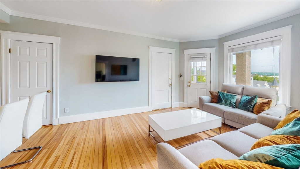 33 Main Street, Unit 2 Somerville, MA 02145 - Photo 5 of 20