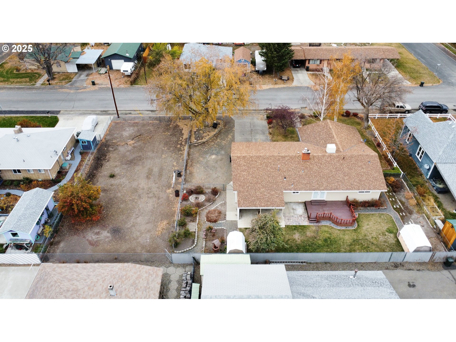 2050 Birch Street Baker City, OR 97814 - Photo 30 of 31 an aerial view of multiple houses with a yard