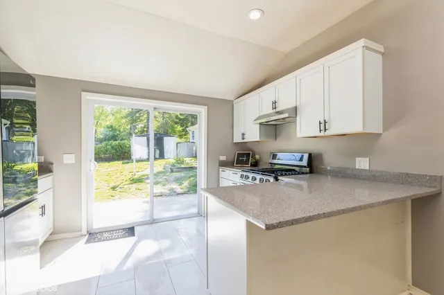 $253,000 | 35611 North Grove Avenue, Ingleside, IL 60041