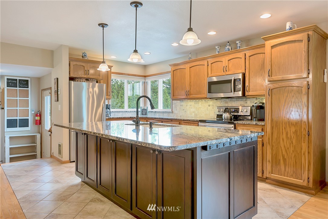 4955 Hannegan Road Bellingham, WA 98226 - Photo 11 of 25 Gallery Image 11