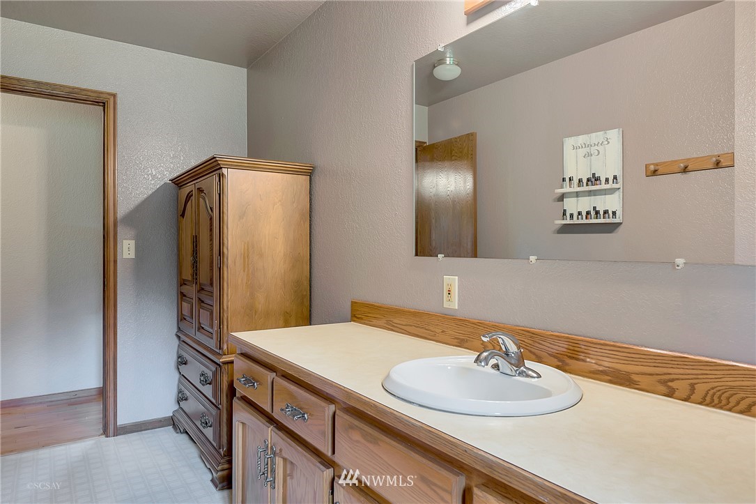 4955 Hannegan Road Bellingham, WA 98226 - Photo 18 of 25 Gallery Image 18