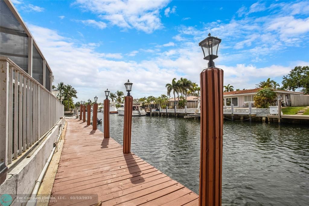 1311 Northeast 27th Way Pompano Beach, FL 33062 - Photo 17 of 58