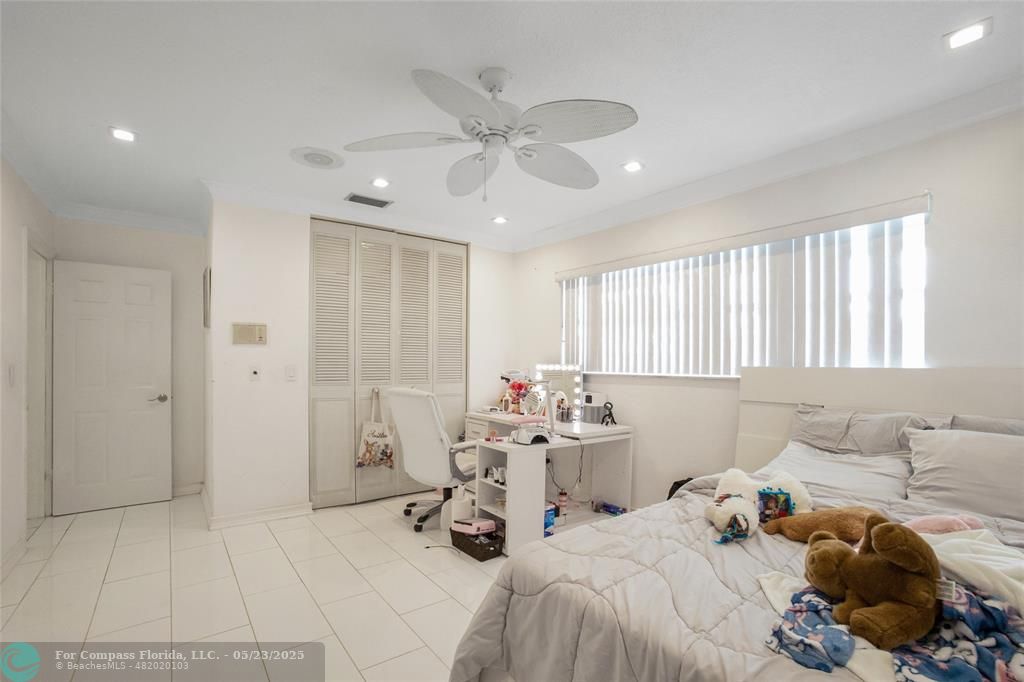 1311 Northeast 27th Way Pompano Beach, FL 33062 - Photo 26 of 58