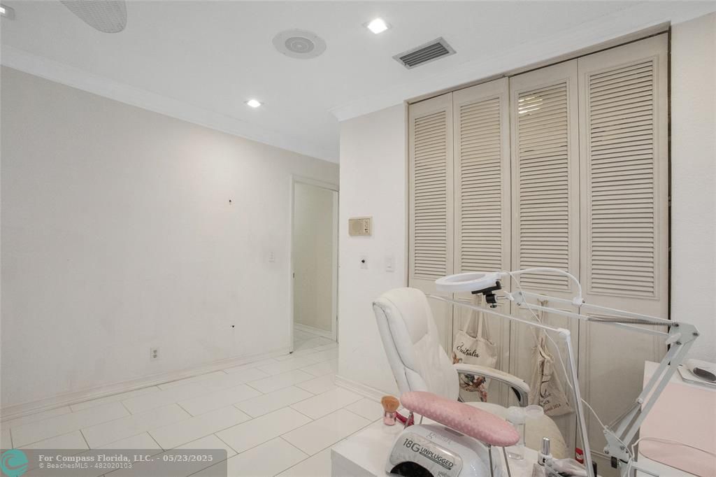 1311 Northeast 27th Way Pompano Beach, FL 33062 - Photo 27 of 58