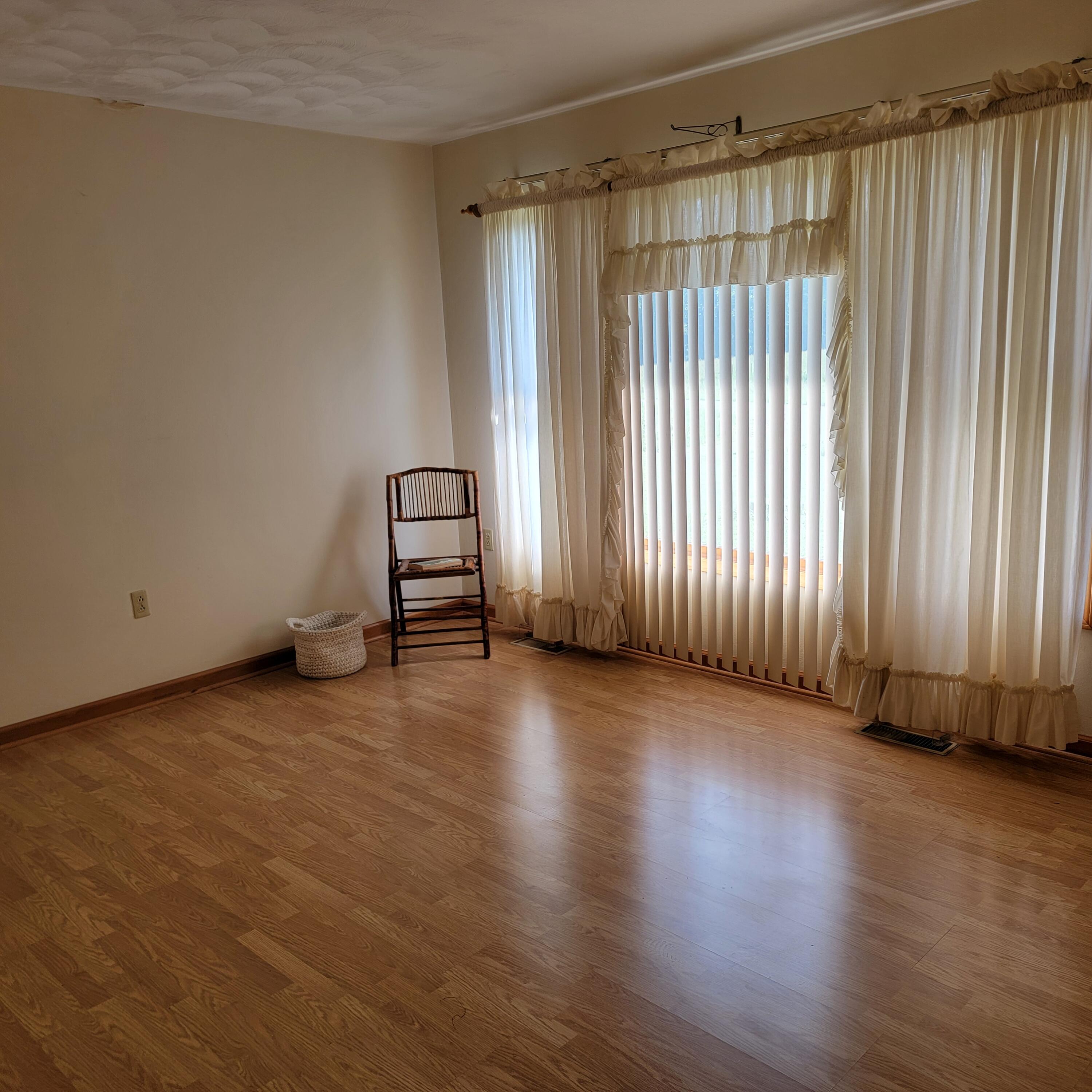1160 Moorman Road Hardy, VA 24101 - Photo 4 of 26 Living Room