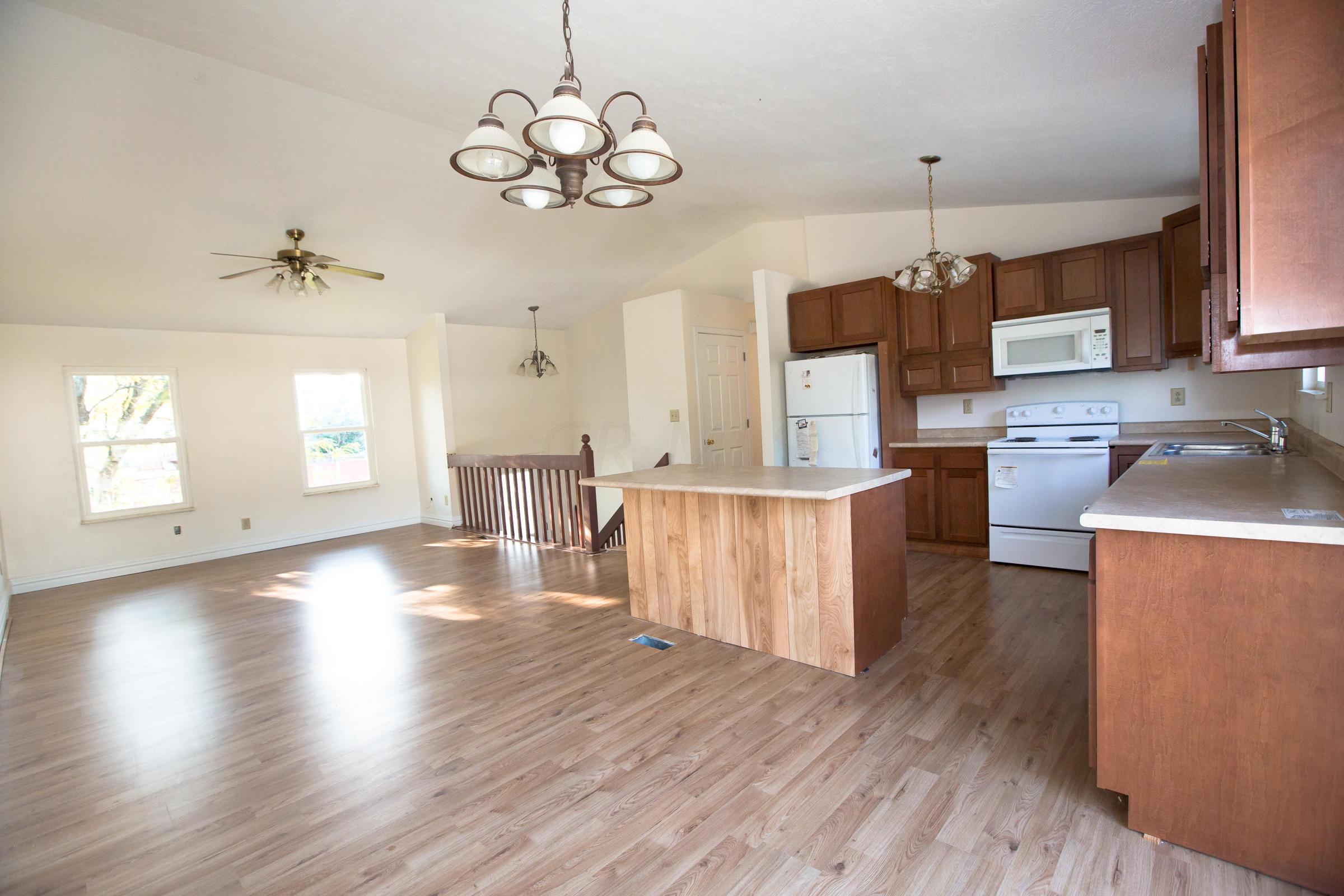 382 Old Ranch Court Galloway, OH 43119 - Photo 2 of 18 Gallery Image 2