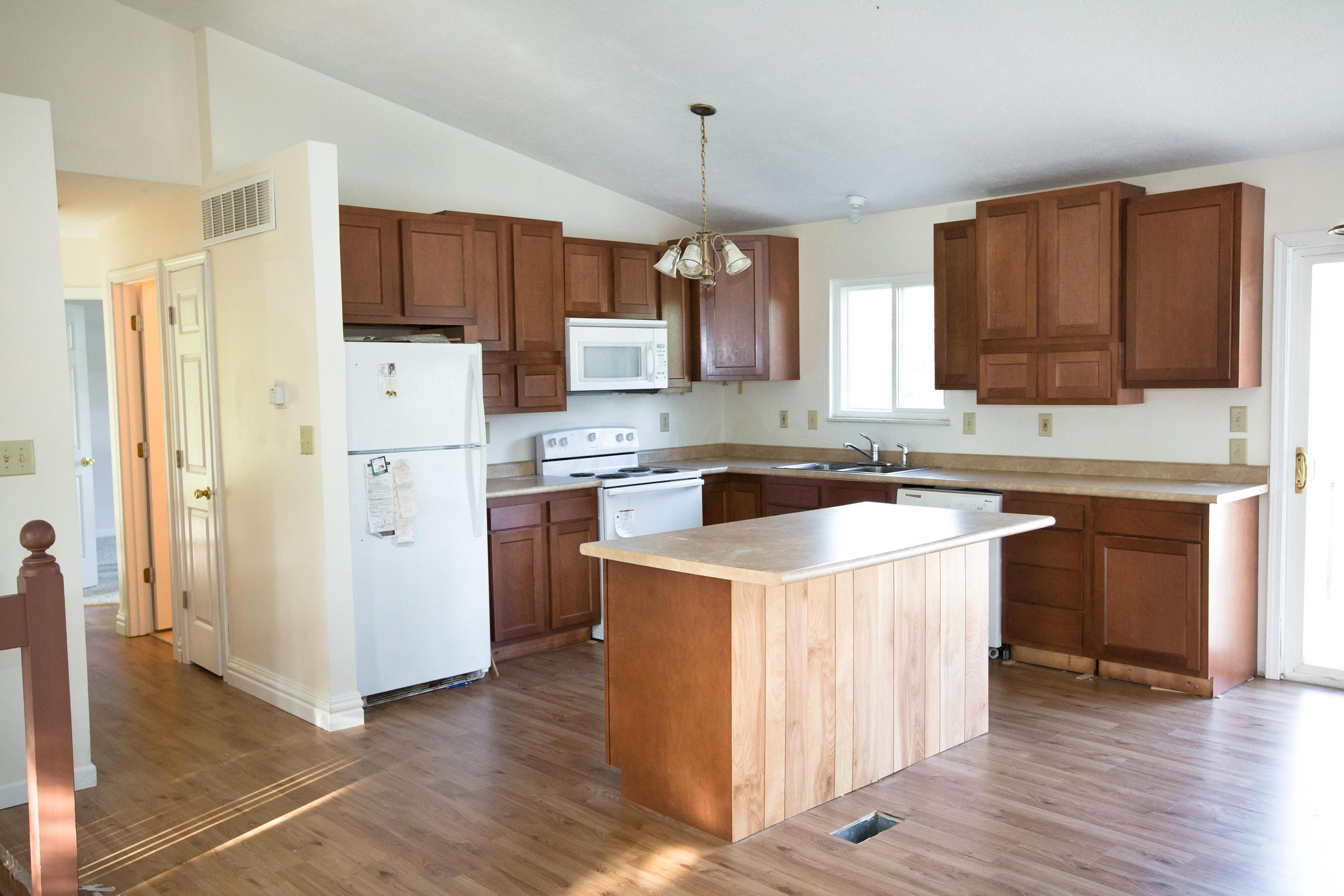 382 Old Ranch Court Galloway, OH 43119 - Photo 4 of 18 Gallery Image 4