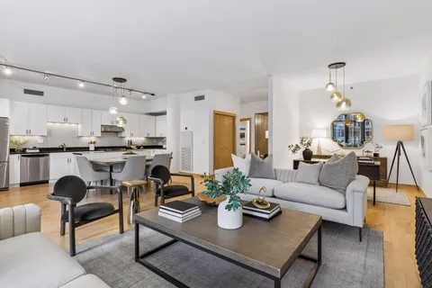 $600,000 | 215 10th Avenue South, Unit 411, Minneapolis, MN 55415