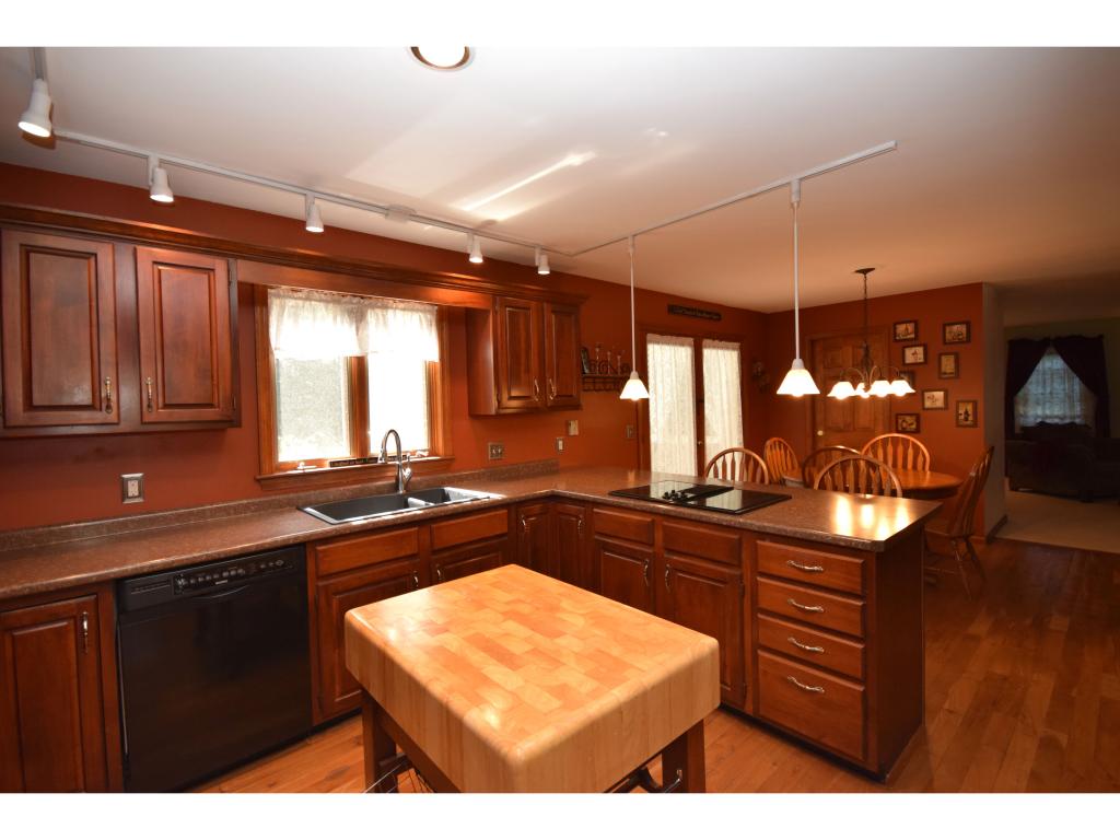 8 Kiln Road Essex Junction, VT 05452 - Photo 4 of 36 Gallery Image 4