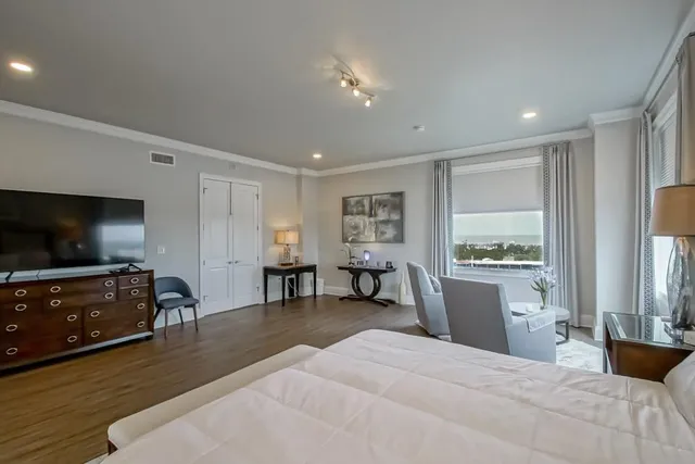 $1,350,000 | 232 Lake Marina Avenue, Unit 8A, New Orleans, LA 70124