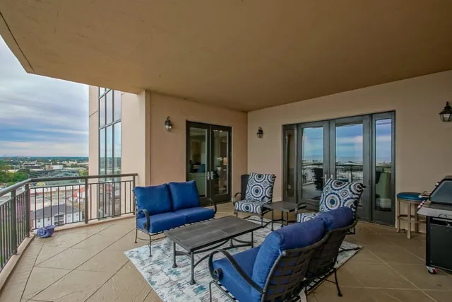 $1,350,000 | 232 Lake Marina Avenue, Unit 8A, New Orleans, LA 70124