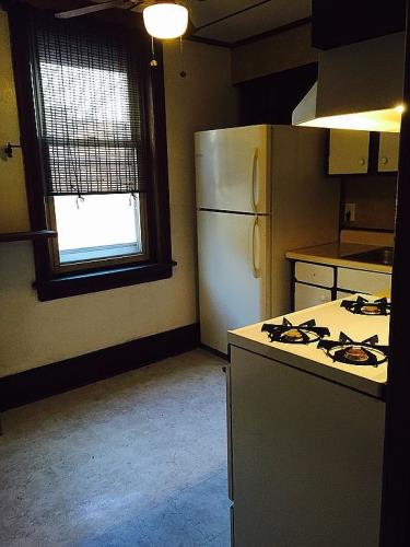 1033 South Clinton Avenue Trenton, NJ 08611 - Photo 2 of 5