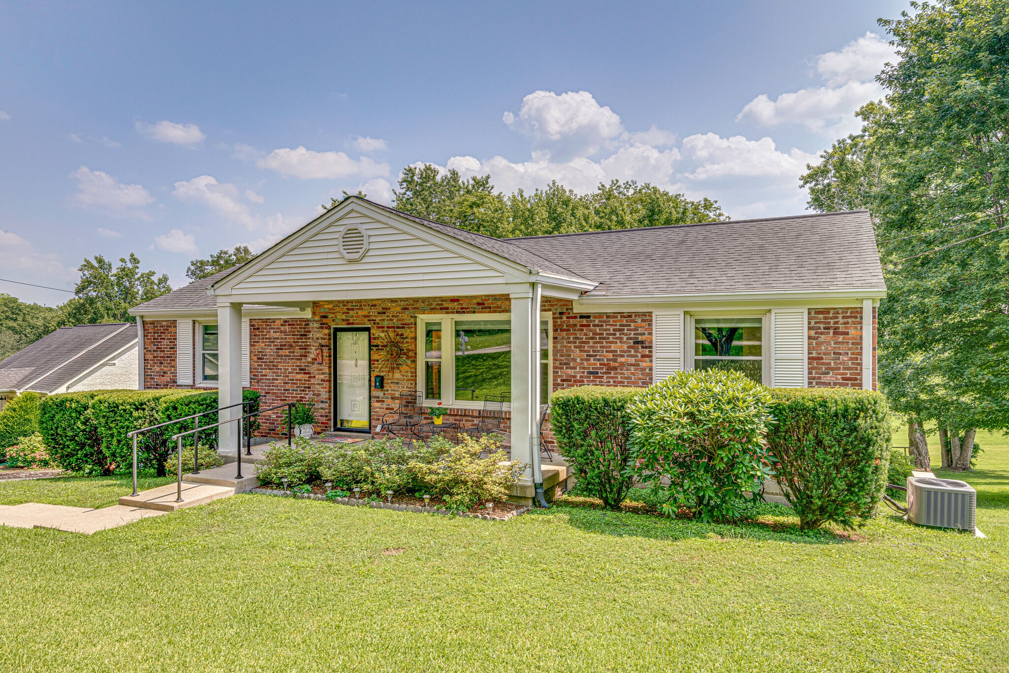 525 Crieve Road Nashville, TN 37220 - Photo 2 of 28 Gallery Image 2