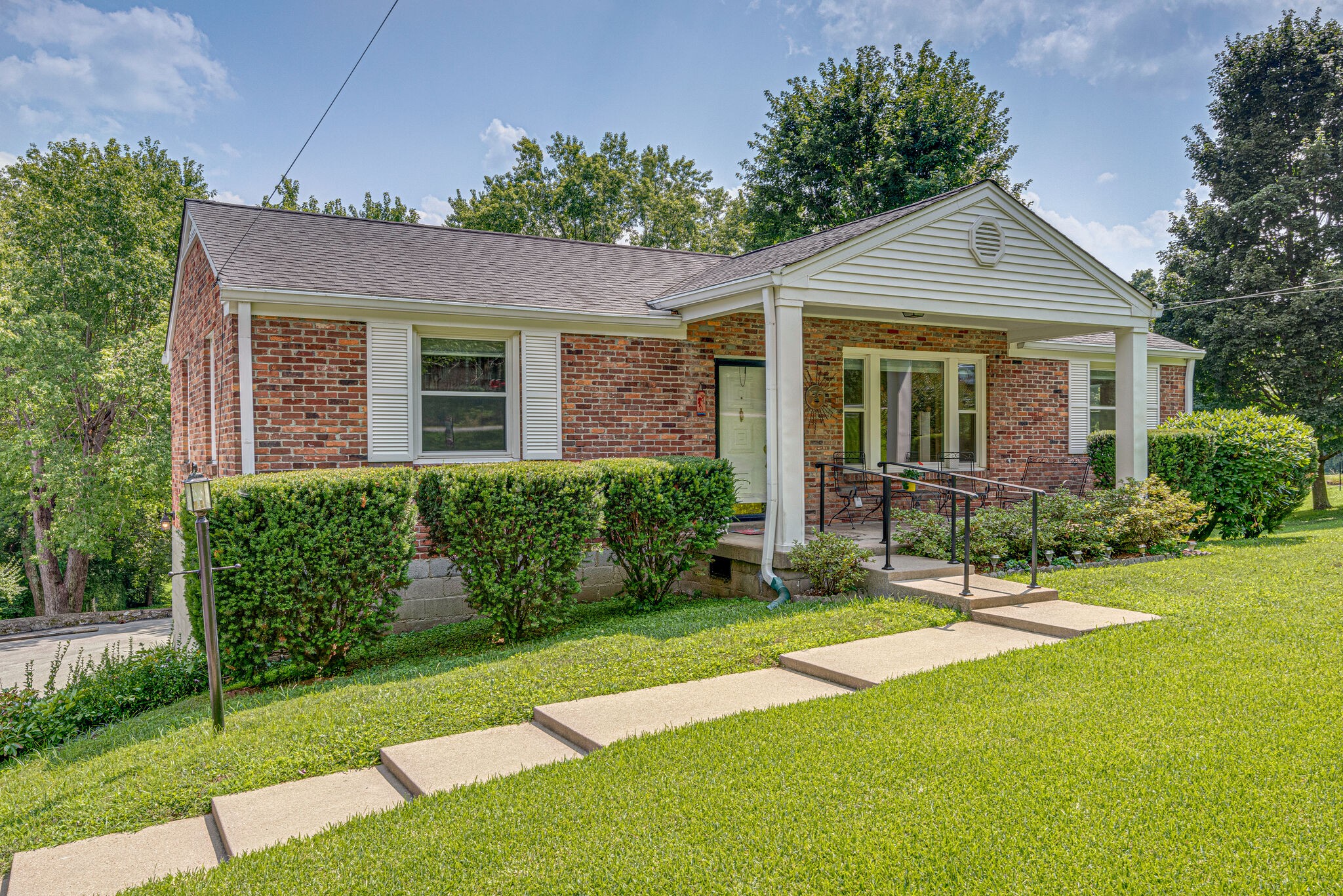 525 Crieve Road Nashville, TN 37220 - Photo 3 of 28 Gallery Image 3