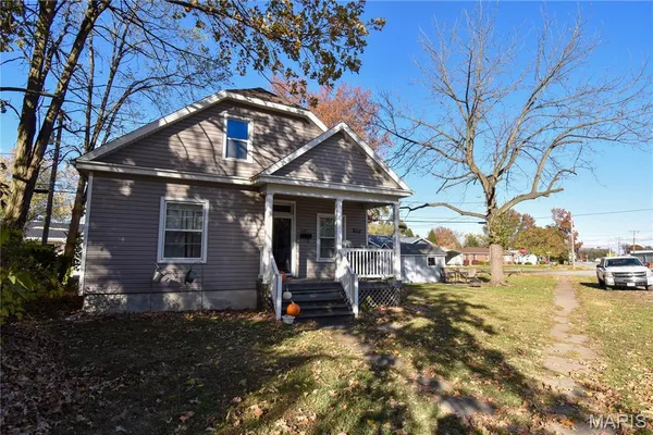 $98,000 | 619 East Main Street, Staunton, IL 62088