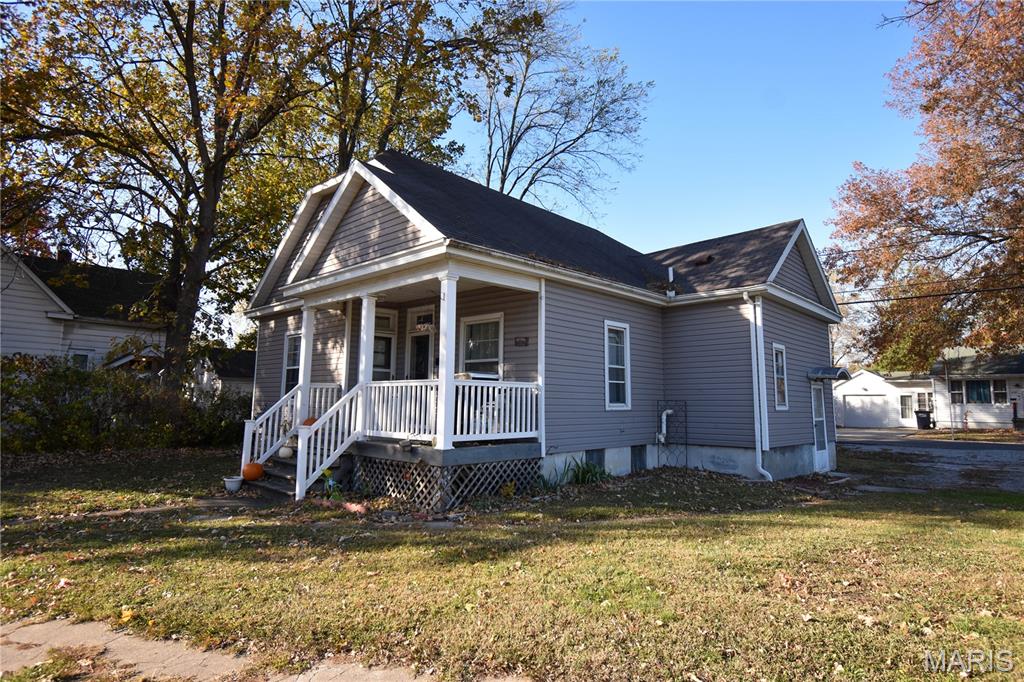 619 East Main Street Staunton, IL 62088 - Photo 14 of 17