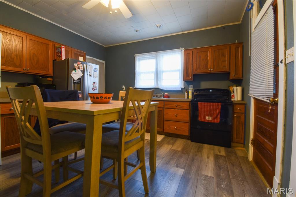 619 East Main Street Staunton, IL 62088 - Photo 2 of 17