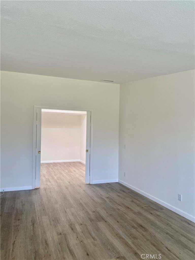1670 Interlachen Road Seal Beach, CA 90740 - Photo 4 of 44 LIVING ROOM