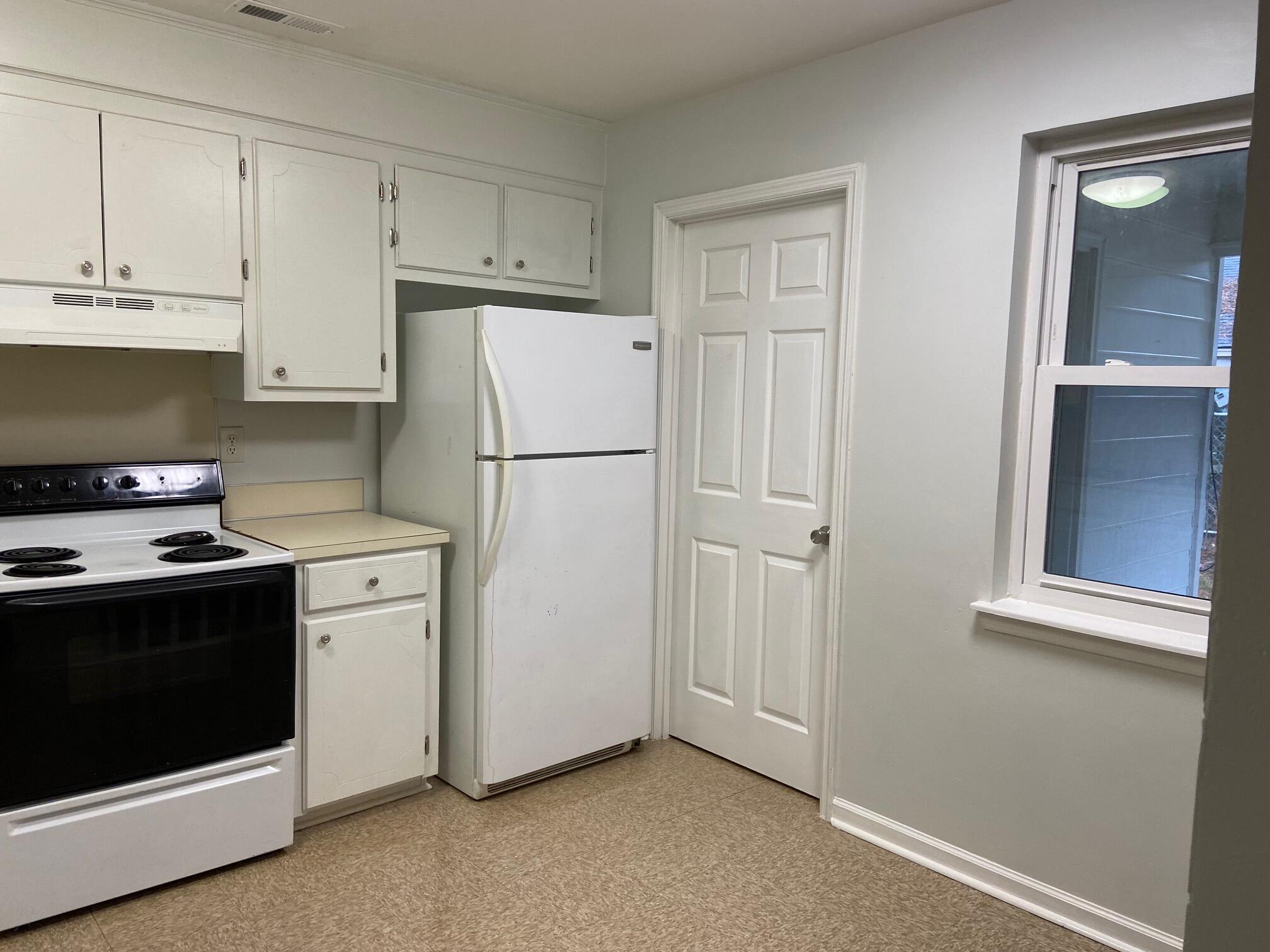 7722 Oldridge Road North Charleston, SC 29418 - Photo 5 of 12 IMG_1832