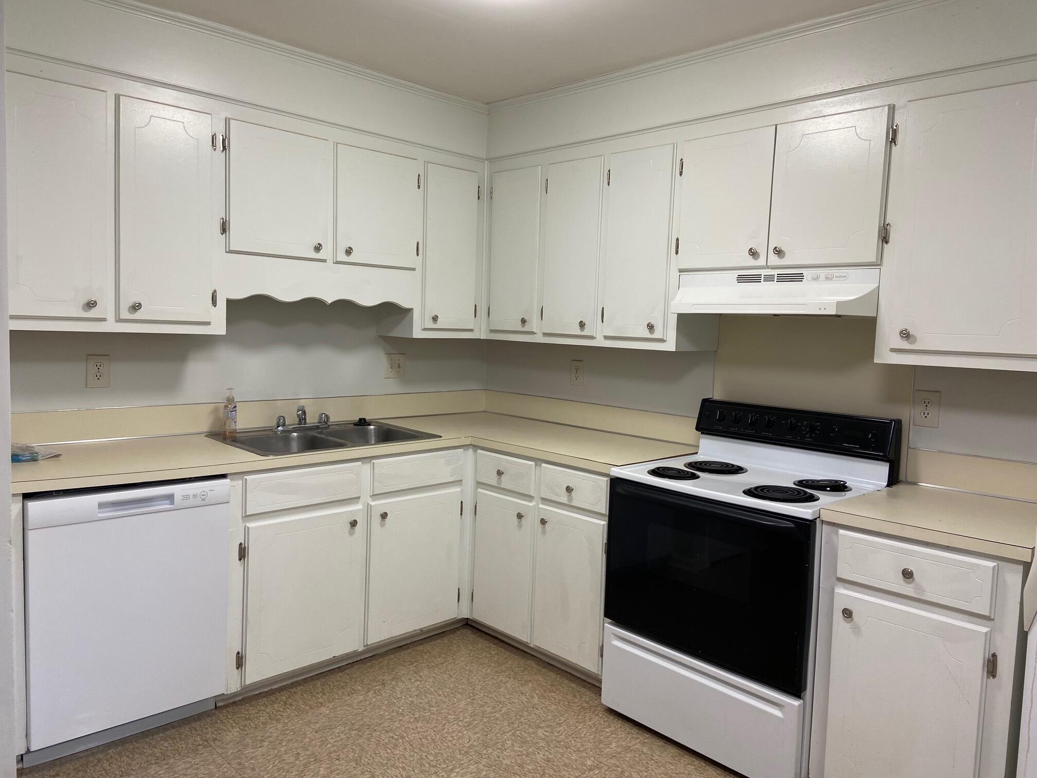 7722 Oldridge Road North Charleston, SC 29418 - Photo 6 of 12 IMG_1828