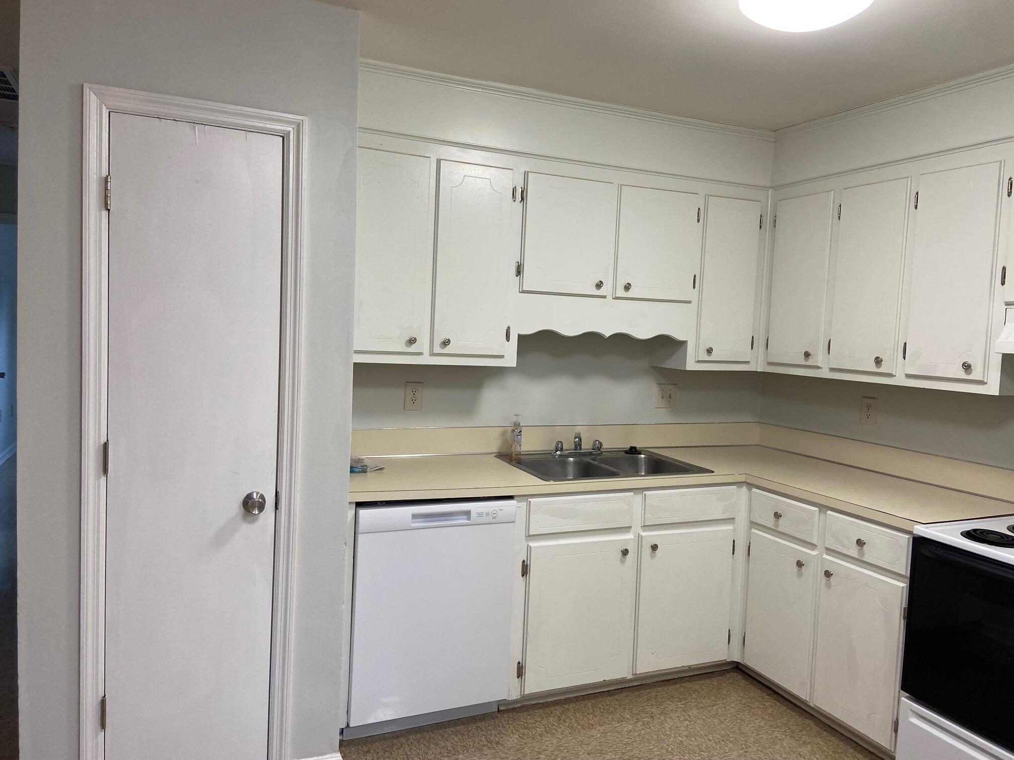 7722 Oldridge Road North Charleston, SC 29418 - Photo 7 of 12 IMG_1830