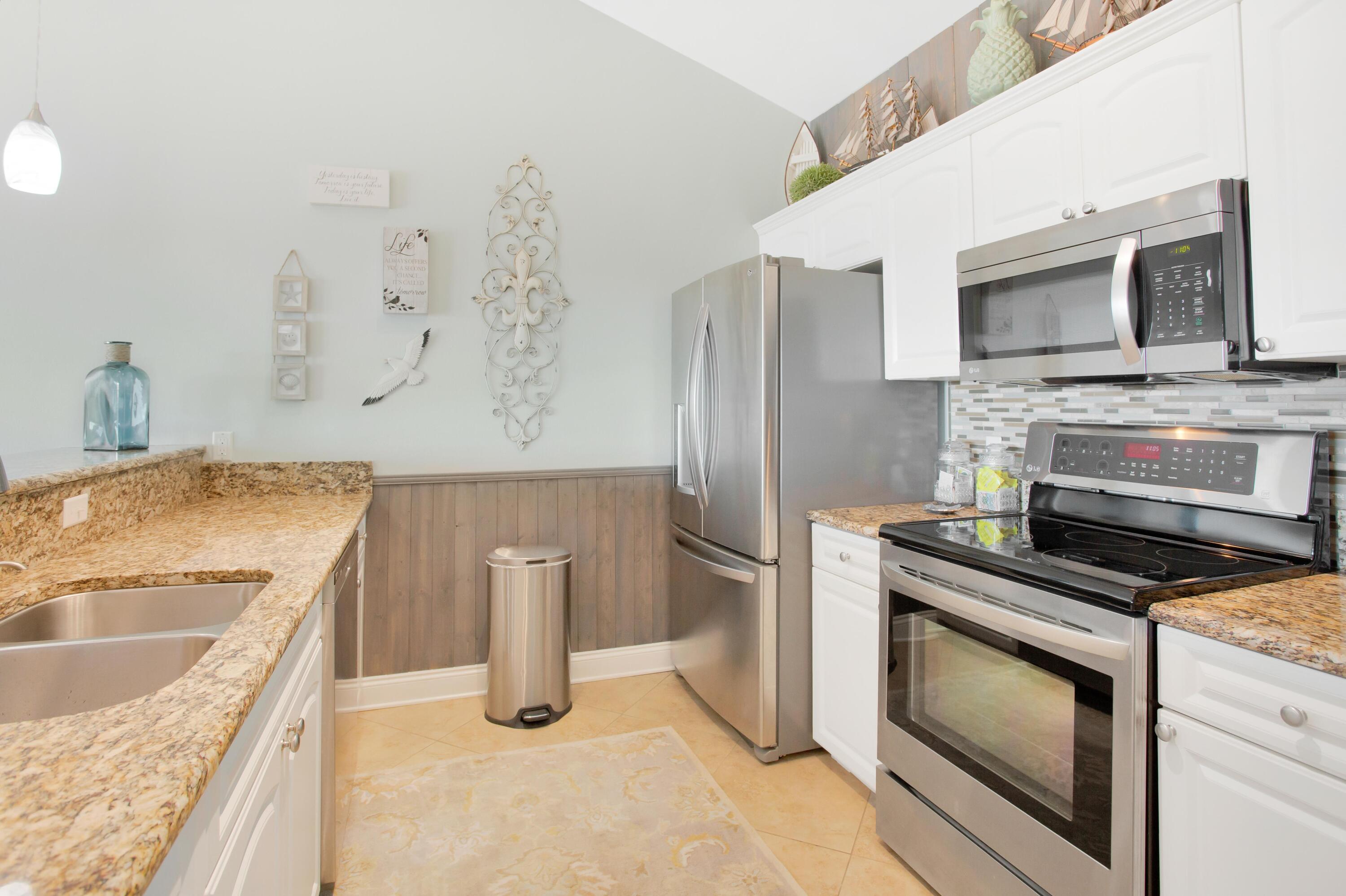 104 Sandtrap Road, Unit 105 Miramar Beach, FL 32550 - Photo 33 of 36 Kitchen