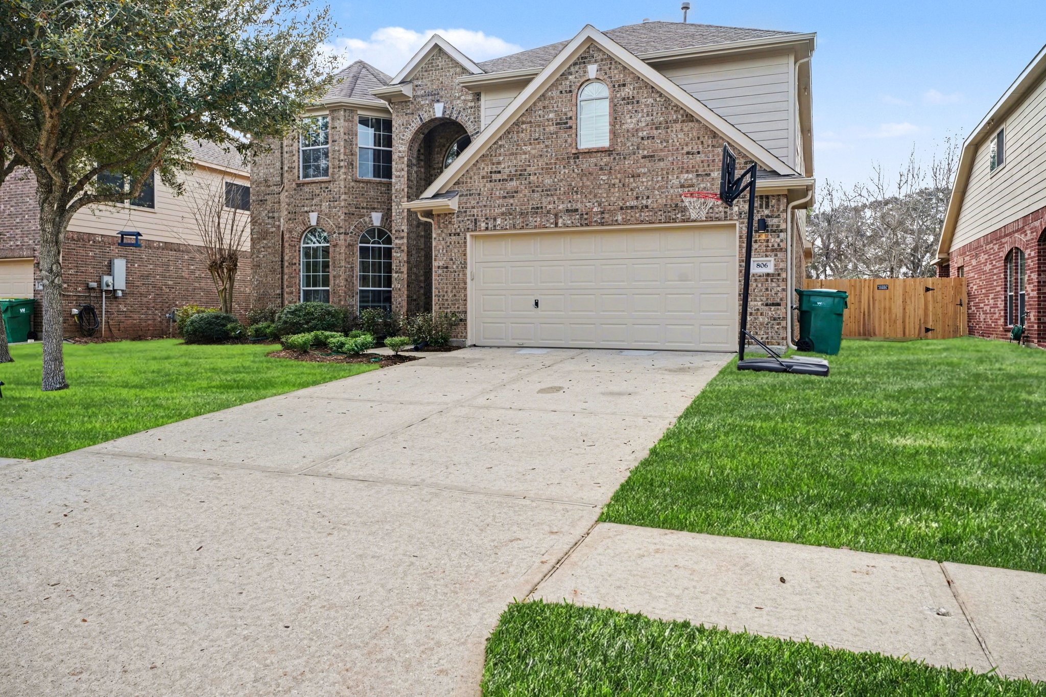 806 Dawn Ridge Way Seabrook, TX 77586 - Photo 2 of 39 2 CAR GARAGE AND DOUBLE-WIDE DRIVEWAY.