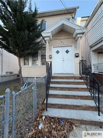 $2,300 | 185 Linden Avenue, Unit 2, Irvington, NJ 07111