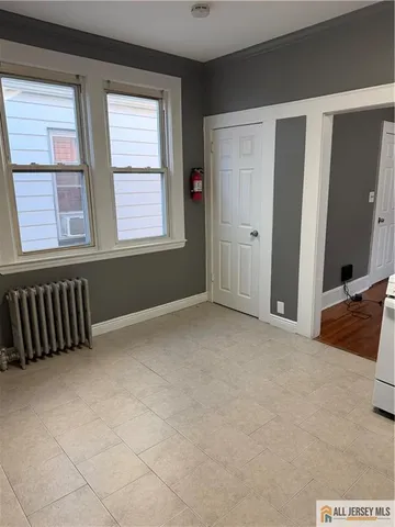 $2,300 | 185 Linden Avenue, Unit 2, Irvington, NJ 07111