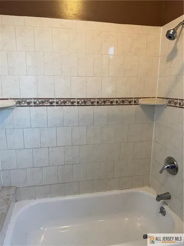 $2,300 | 185 Linden Avenue, Unit 2, Irvington, NJ 07111