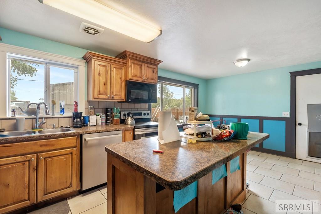 2483 Mars Street Idaho Falls, ID 83402 - Photo 6 of 39