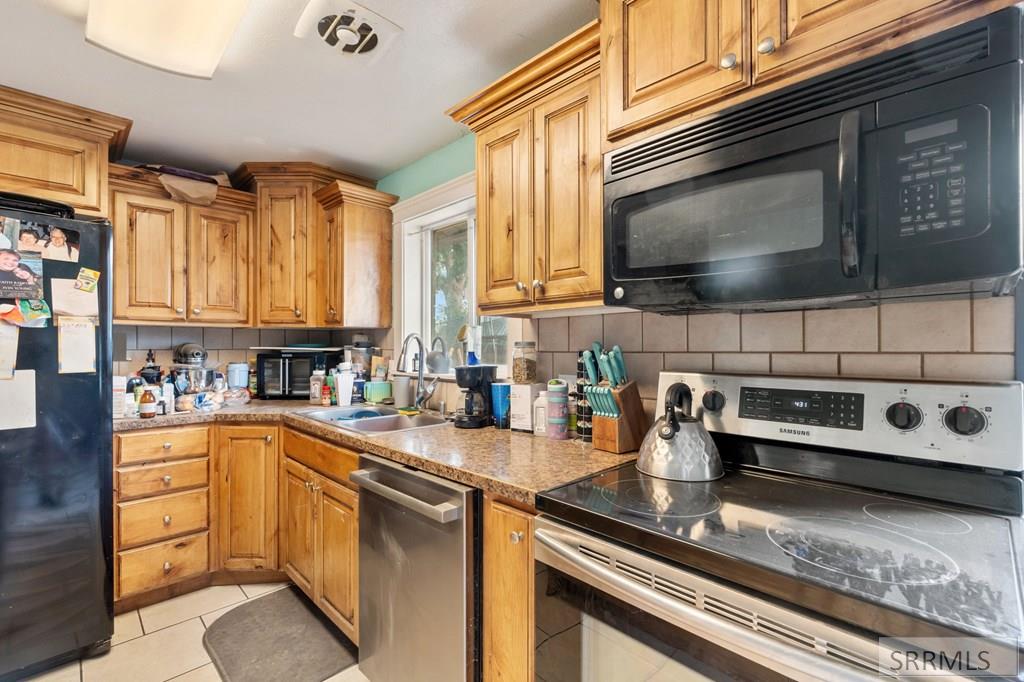 2483 Mars Street Idaho Falls, ID 83402 - Photo 9 of 39