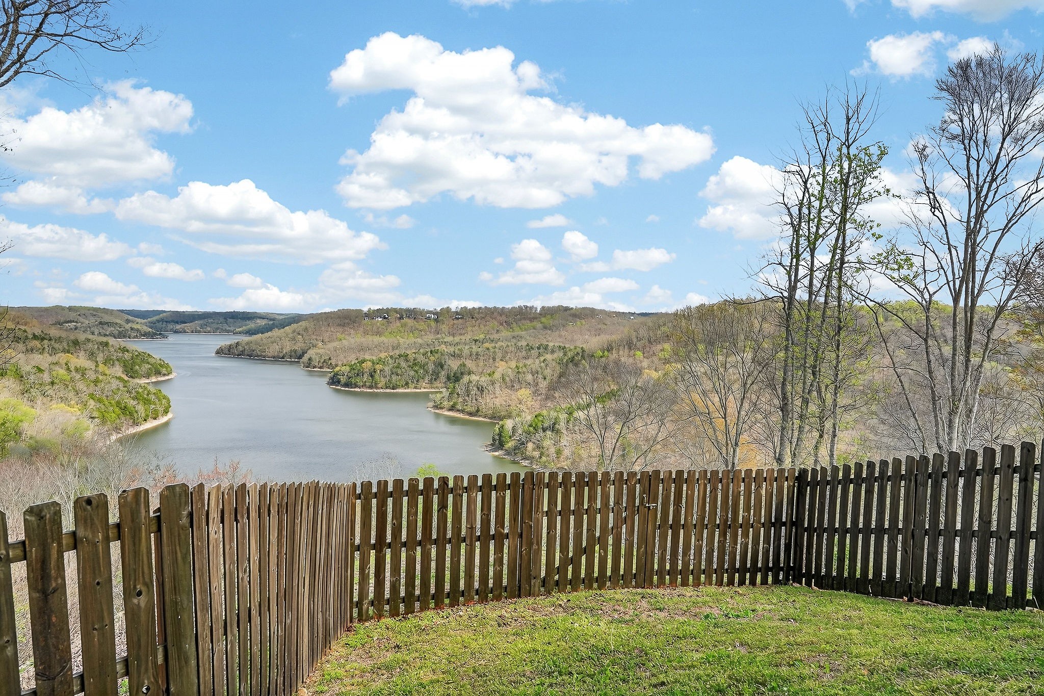 195 Coventry Way Smithville, TN 37166 - Photo 55 of 62 a view of a balcony with wooden fence