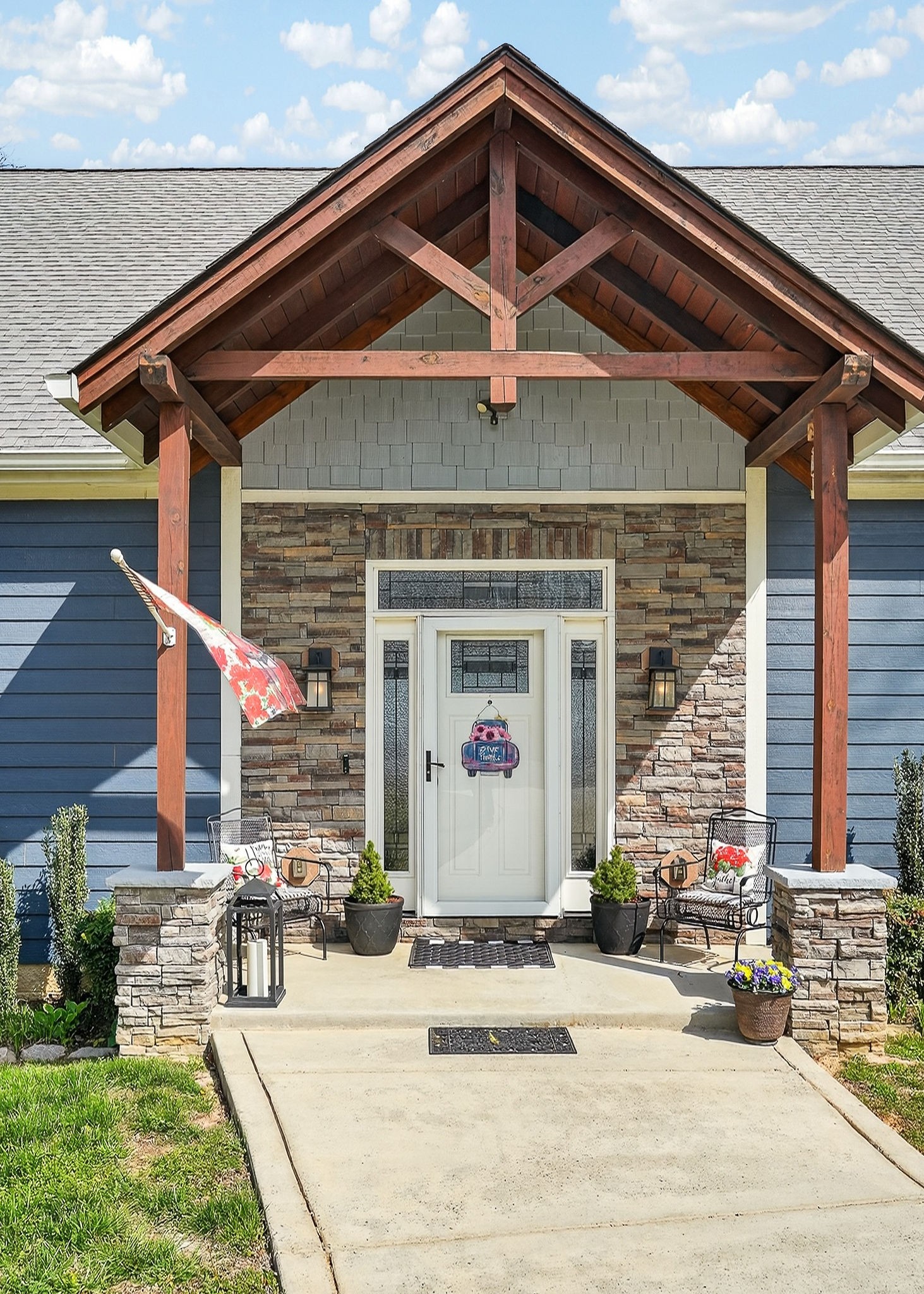 195 Coventry Way Smithville, TN 37166 - Photo 57 of 62 a front view of a house with a yard