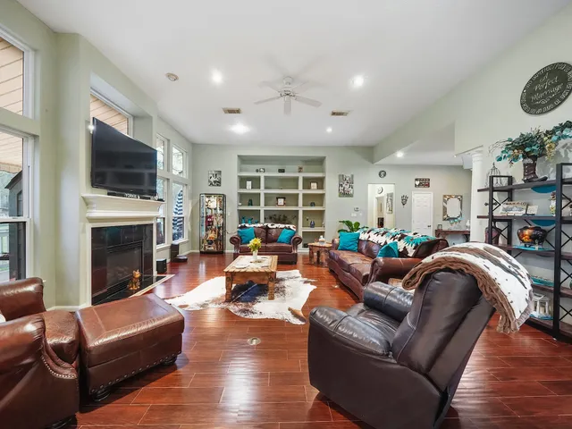 $799,987 | 28710 Misty Oaks Drive, Huffman, TX 77336