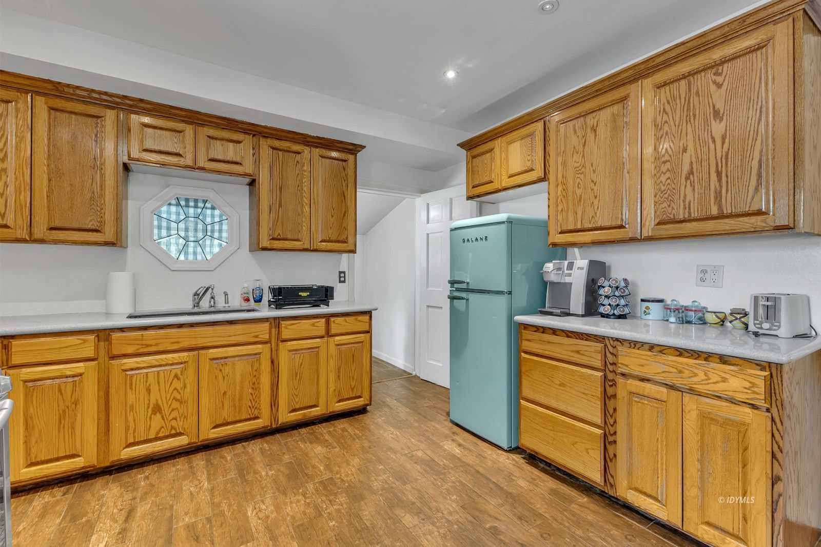 25325 Marion Ridge Drive Idyllwild, CA 92549 - Photo 15 of 25 Kitchen