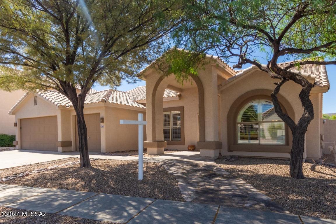 6831 West Rifle Way Tucson, AZ 85743 - Photo 2 of 39 2