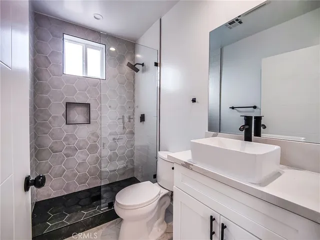 $3,505 | 3809 West Exposition Boulevard, Los Angeles, CA 90016