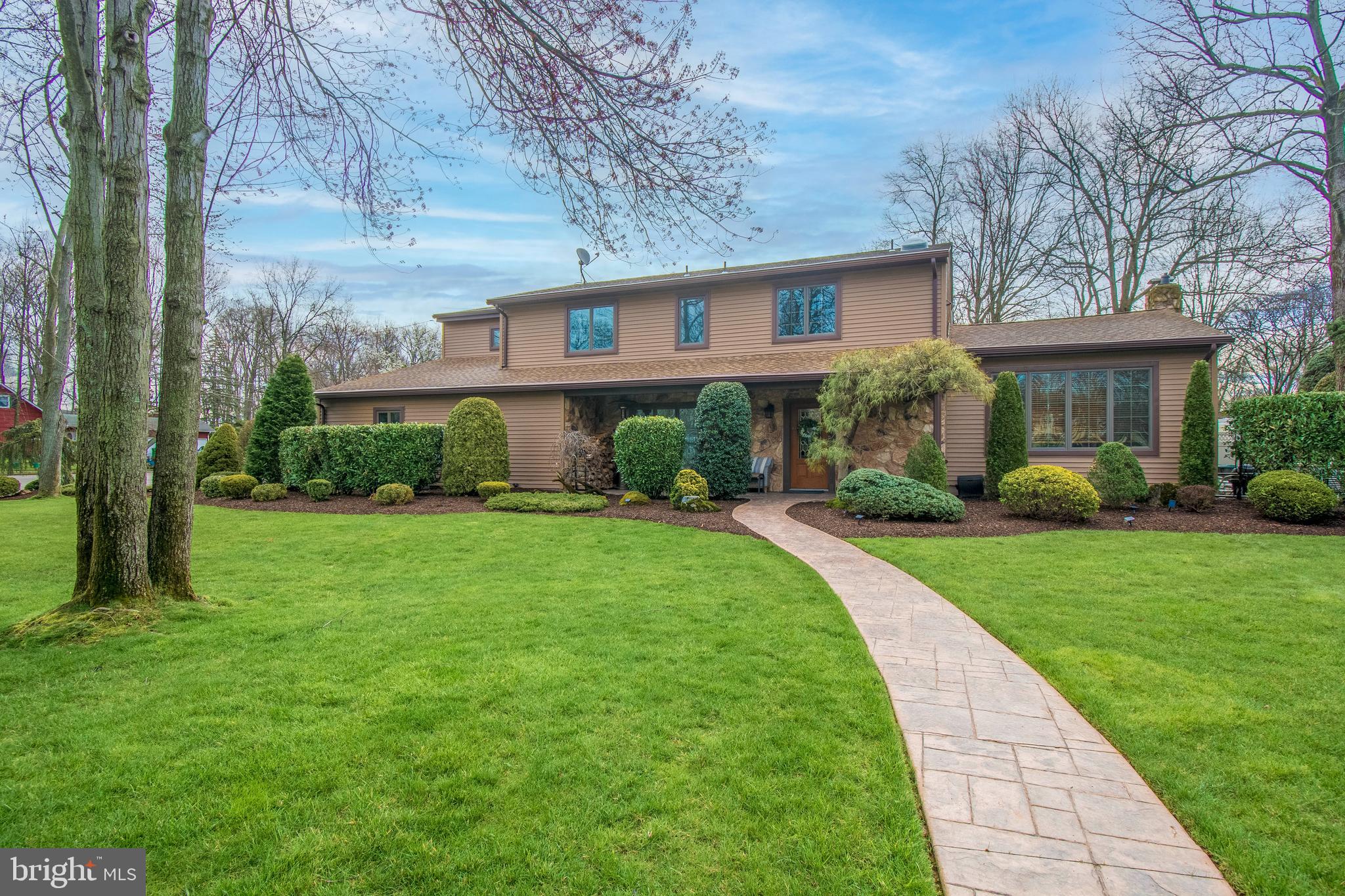 8 Watson Court Edison, NJ 08820 - Photo 2 of 60
