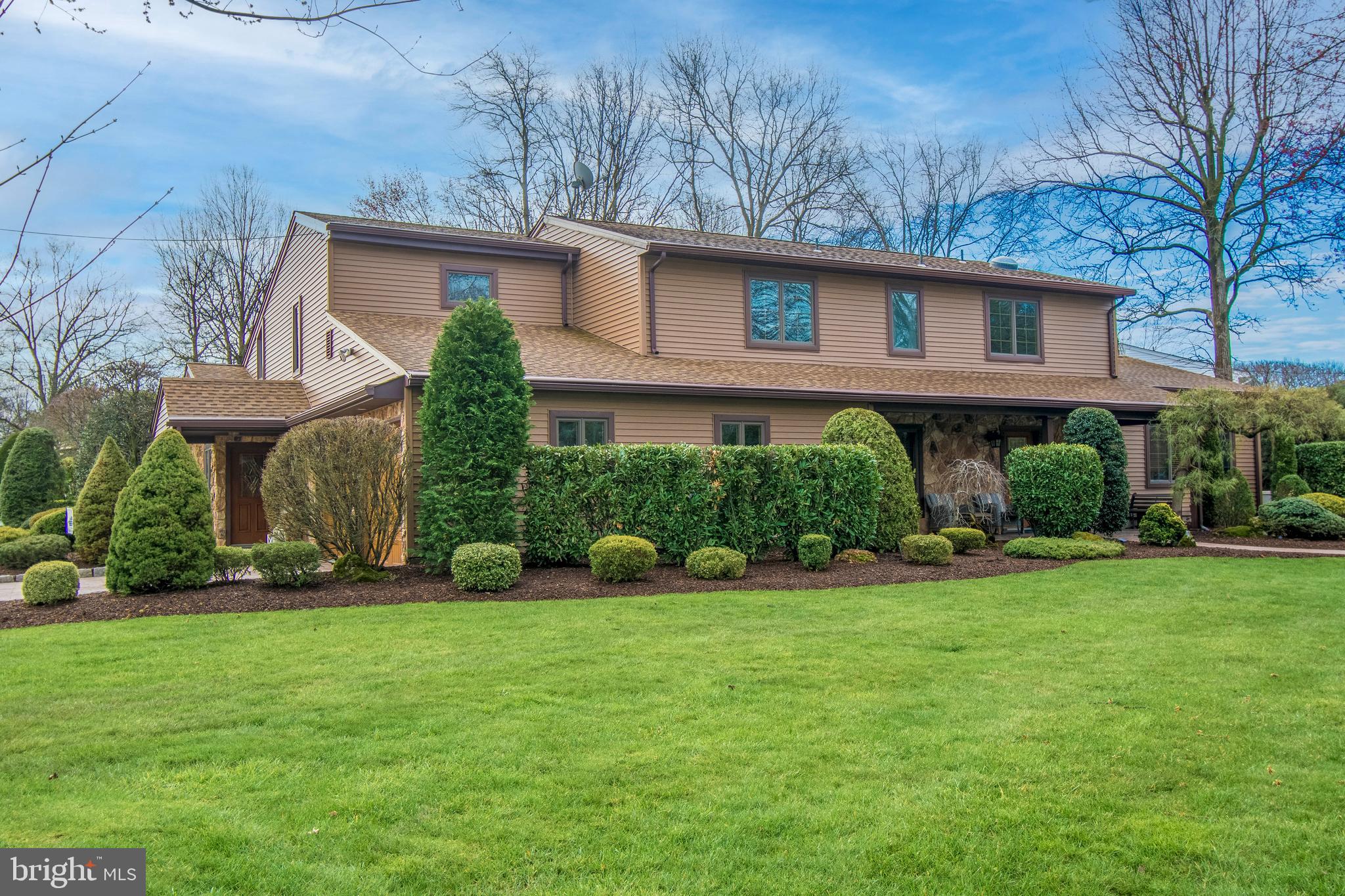 8 Watson Court Edison, NJ 08820 - Photo 3 of 60