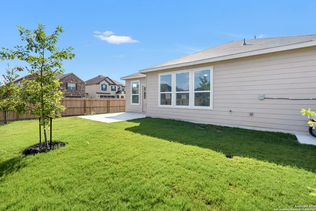 $2,250 | 8002 Kingfisher Landing, San Antonio, TX 78253