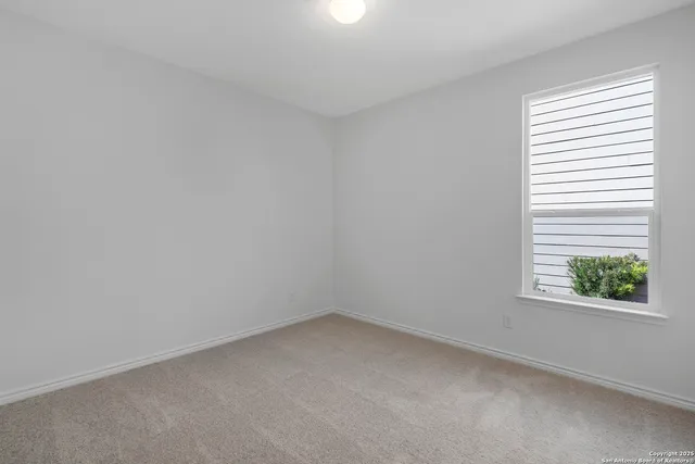 $2,250 | 8002 Kingfisher Landing, San Antonio, TX 78253