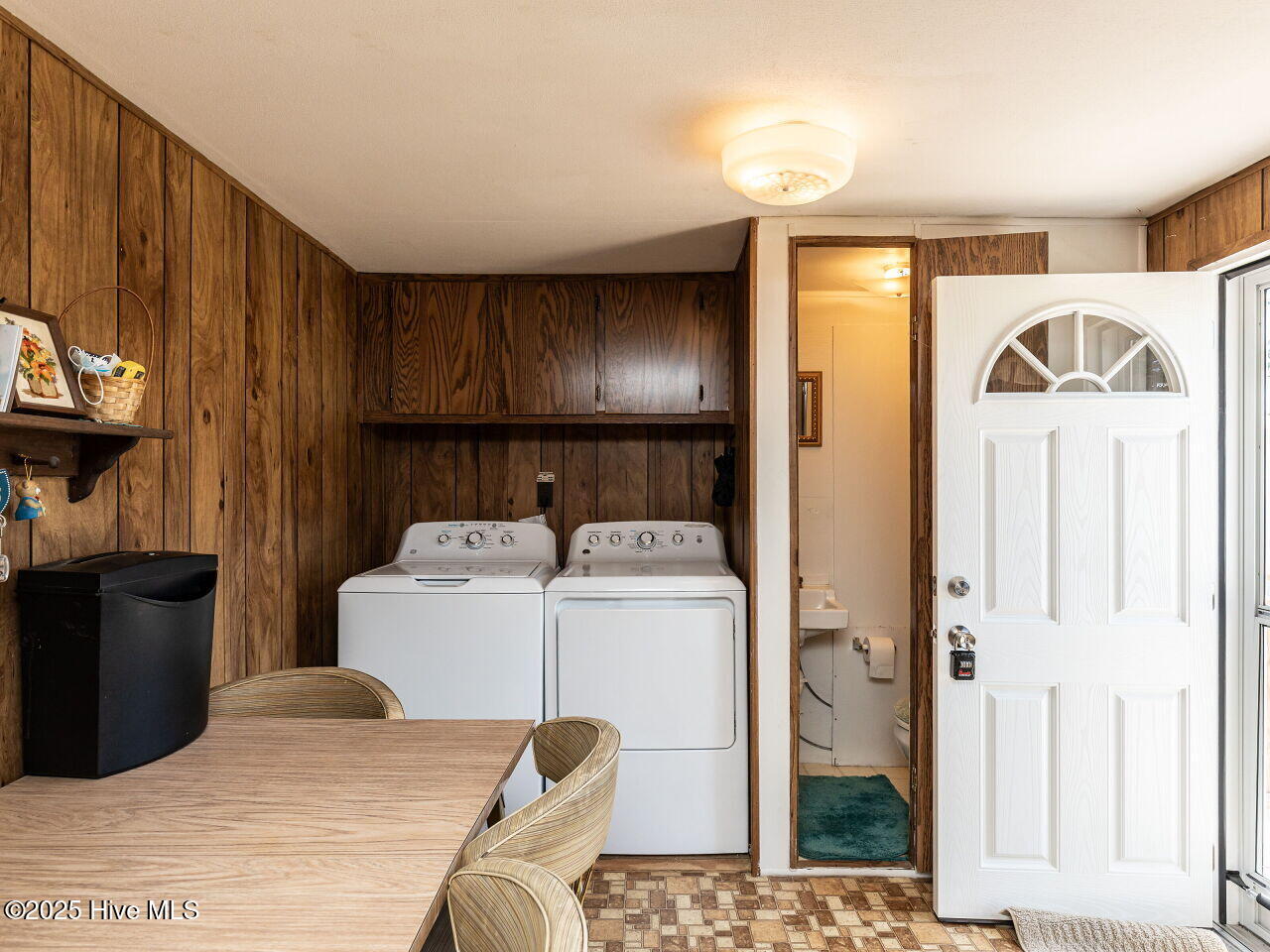 3566 North McCullen Road Faison, NC 28341 - Photo 12 of 28 012-1280x960-breakfast-laundry