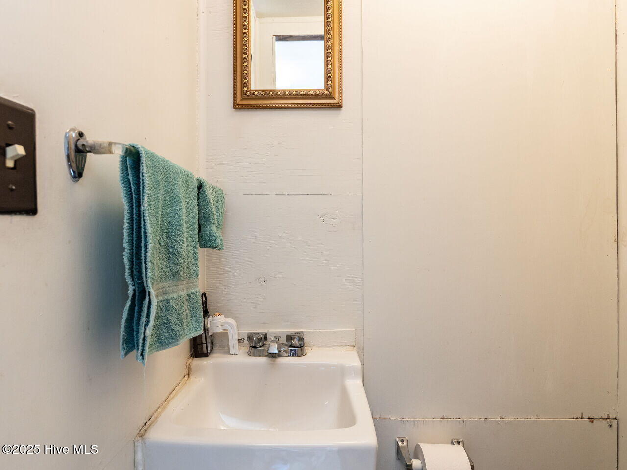 3566 North McCullen Road Faison, NC 28341 - Photo 13 of 28 013-1280x960-half-bath