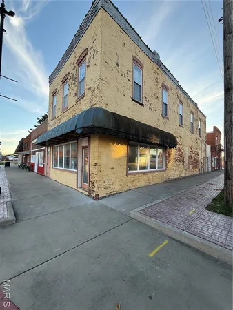 $85,000 | 104 West Edwards Street, Litchfield, IL 62056