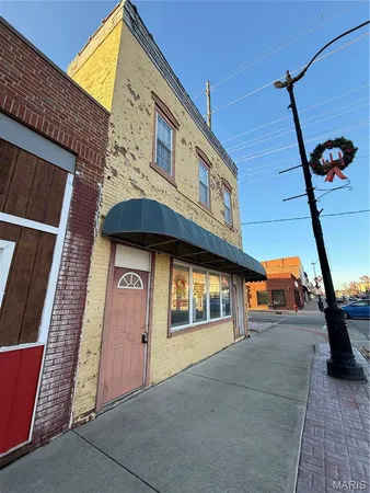 $80,000 | 104 West Edwards Street, Litchfield, IL 62056