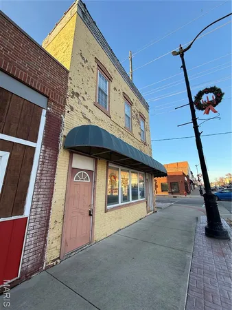 $85,000 | 104 West Edwards Street, Litchfield, IL 62056